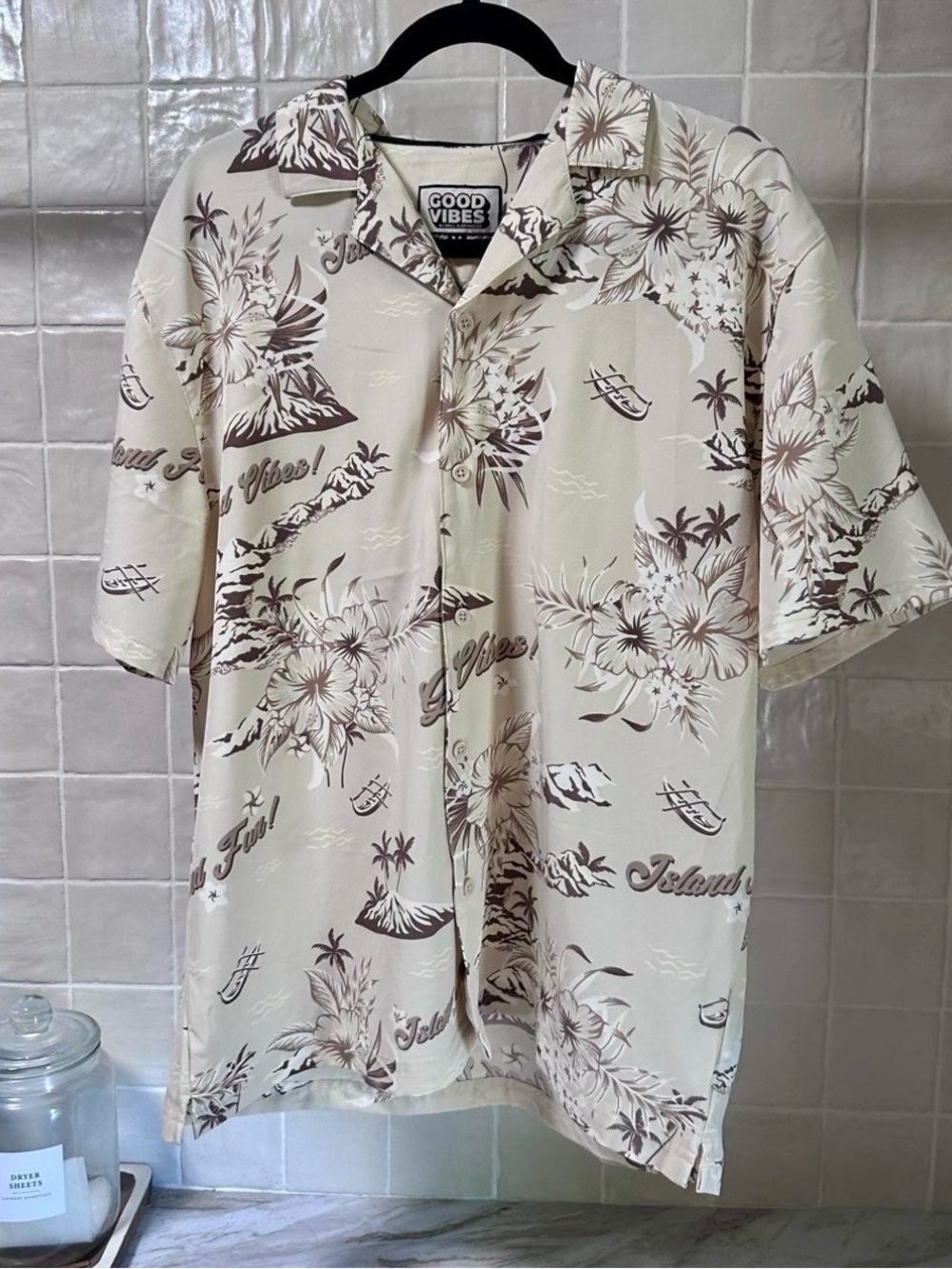 Good Vibes Hawaii cream button up shirt Size Medium